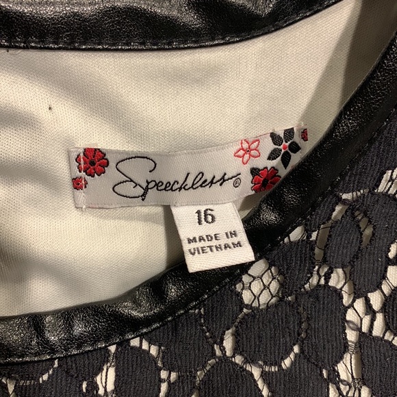 Girls Black lace pleated Dress Size 16 - Picture 9 of 9